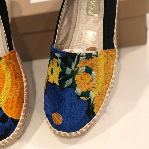 Women’s Handmade Espadrilles - Picture 2 of 7